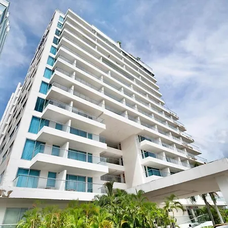 Facing The Sea With A Panoramic View *