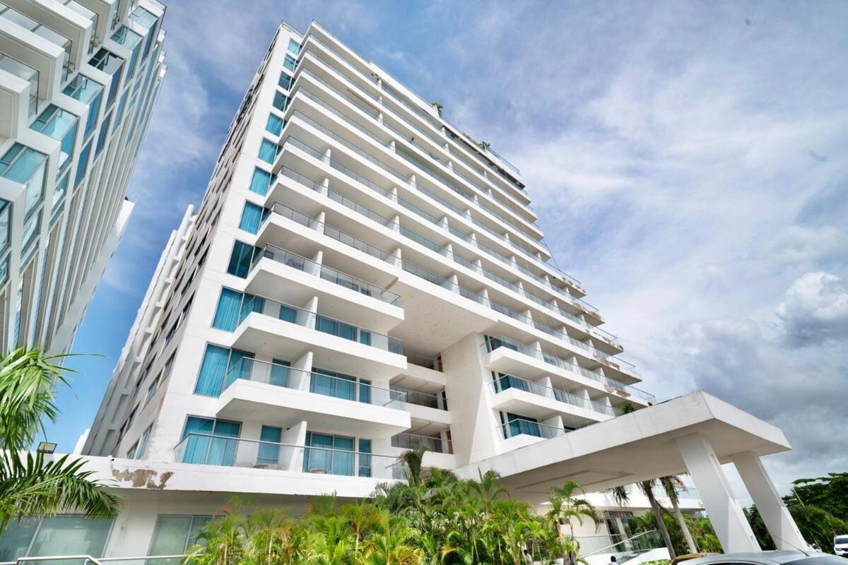 Facing The Sea With A Panoramic View *