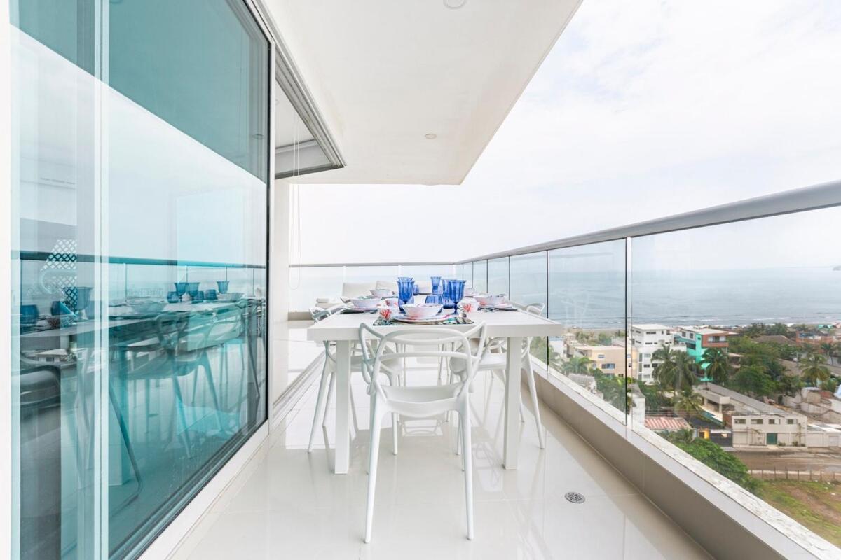 Facing The Sea With A Panoramic View Apartamento *