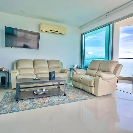 Facing The Sea With A Panoramic View Apartamento *